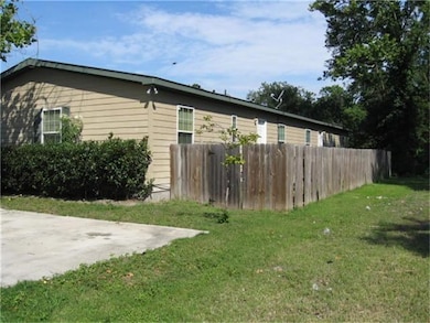 1046 Junell St, Houston, TX 77088 - photo 4