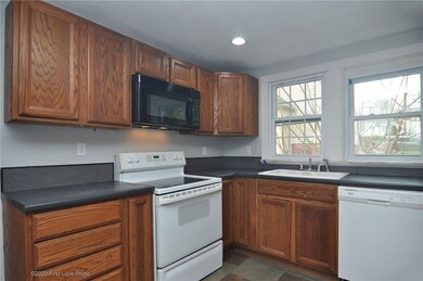 127 Hillwood St, Cranston, RI 02920 - photo 6