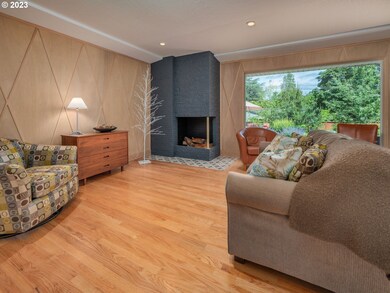 12125 SW Park Way, Portland, OR 97225 - photo 7