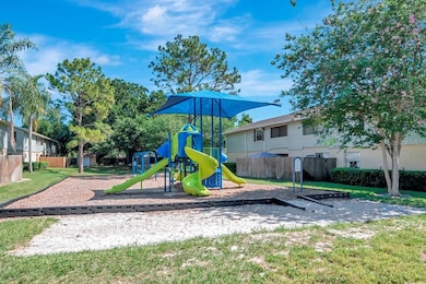 562 Golden Raintree Place unit 562, Brandon, FL 33510 - photo 4