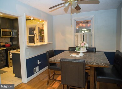 8637 Oak Rd, Parkville, MD 21234 - photo 7