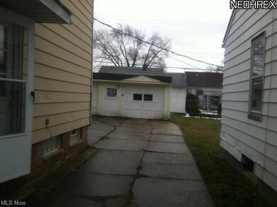 18208 Edinboro Ave, Maple Heights, OH 44137 - photo 2