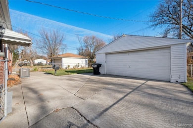 19192 Archer St, Detroit, MI 48219 - photo 3