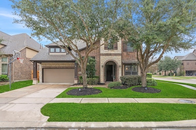 Welcome home to an entertainers dream!