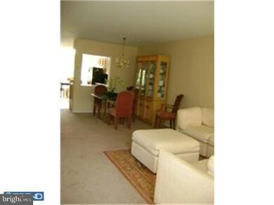 123 Carriage Ln, Swedesboro, NJ 08085 - photo 5