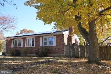 301 Whitman Ct, Glen Burnie, MD 21061 - photo 2