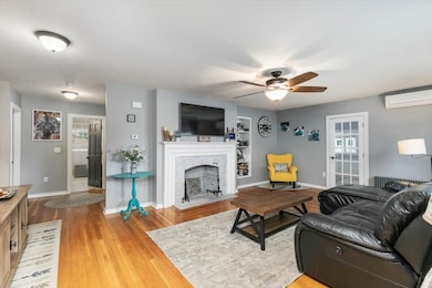 35 Hardy St, Methuen, MA 01844 - photo 4