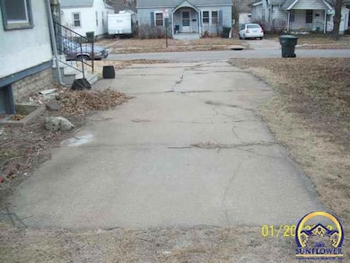 621 SW Wayne Ave, Topeka, KS 66606 - photo 4