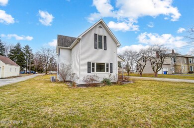 004_427 E Cleveland St