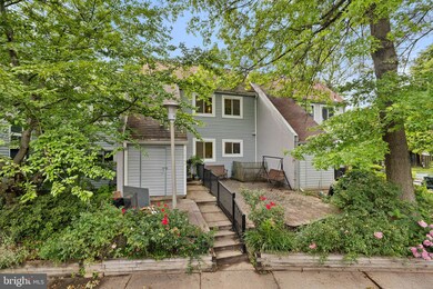 1522 Goldenrain Ct, Reston, VA 20190 - photo 4