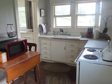 475 N 12th St, David City, NE 68632 - photo 4