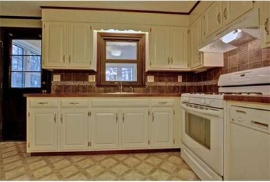 359 Village St, Medway, MA 02053 - photo 4