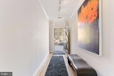 113 W Barre St, Baltimore, MD 21201 - photo 6