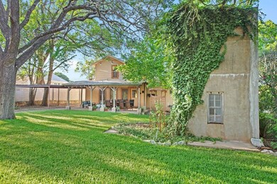 315 W Live Oak St, Fredericksburg, TX 78624 - photo 7