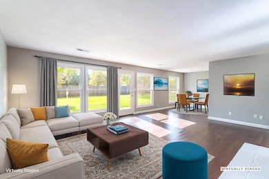 IMG_3107-HDR - Living Room - Standard -