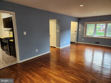 13111 Parkland Dr, Rockville, MD 20853 - photo 5