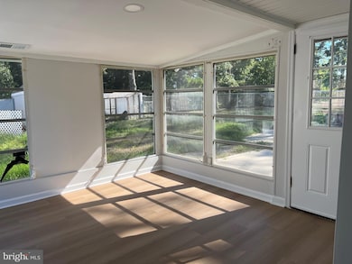 402 Maple Ave, Newport, DE 19804 - photo 6