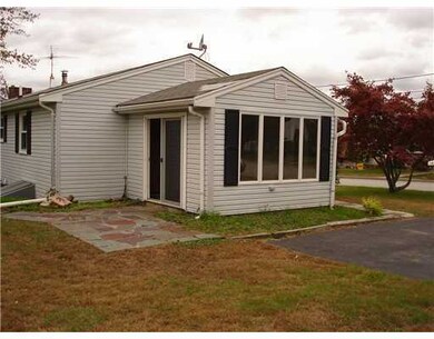 83 Carey Ct, Woonsocket, RI 02895 - photo 4