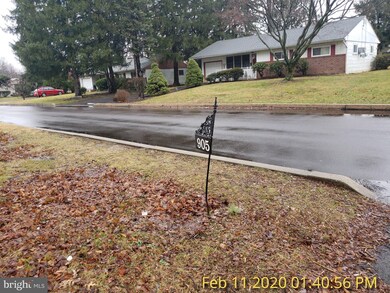 905 Rozel Ave, Southampton, PA 18966 - photo 2