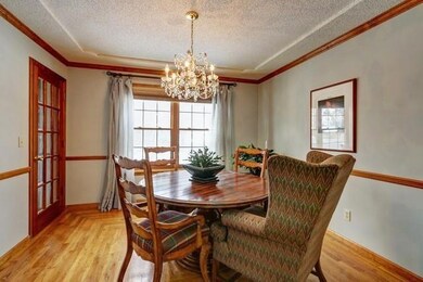 Crown moldings, chair rail, herringbone design har