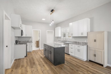 30 W College St, Aurora, MO 65605 - photo 6