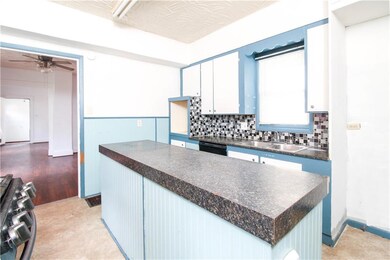 2416 Lyon St, Des Moines, IA 50317 - photo 7