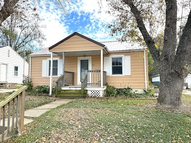 108 W Nishna Rd, Shenandoah, IA 51601 - photo 3