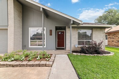5806 Hoover St, Houston, TX 77092 - photo 3