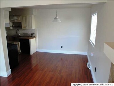 489 Willow Rd E unit 2, Staten Island, NY 10314 - photo 3