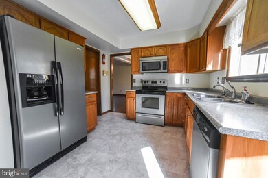 23330 Holly Hill Ln, California, MD 20619 - photo 6