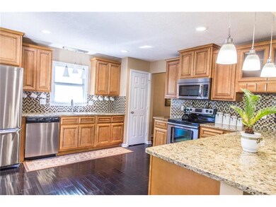 Gorgeous Open Kitchen-Great for entertaining!