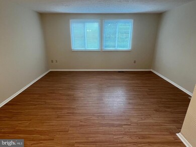 19418 Zinnia Cir, Germantown, MD 20876 - photo 5