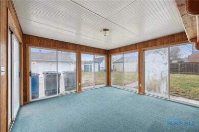 916 W Gramercy Ave, Toledo, OH 43612 - photo 3