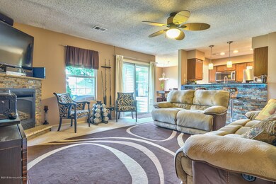 911 Waters Edge Dr Toms River-large-003-