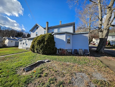 203 Jefferson Ave, Ridgway, PA 15853 - photo 2