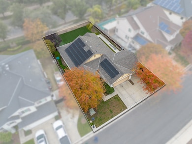 1363 Windsong Dr, Tulare, CA 93274 - photo 2