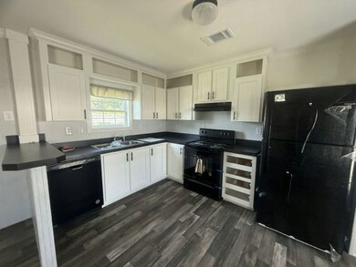 3035 66th Ave N unit 25, Saint Petersburg, FL 33702 - photo 2