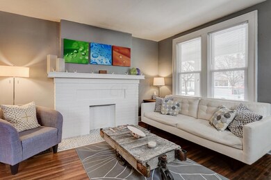 1574 - Living - Fireplace