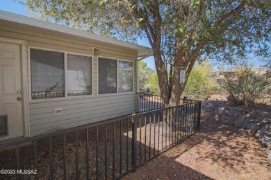 goldleaf Loop dog run and backyard