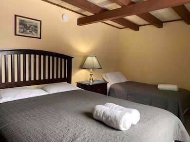 Bedroom #1 Queen & Twin Bed