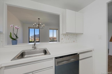 Ocean Club at Long Beach unit 7C, Long Beach, NY 11561 - photo 5
