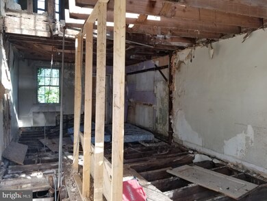 1012 Ellicott Driveway, Baltimore, MD 21216 - photo 3