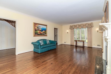 15-web-or-mls-506 REGENT PL A(c)-6171