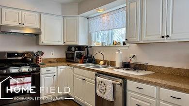 719 N Saginaw St, Owosso, MI 48867 - photo 3