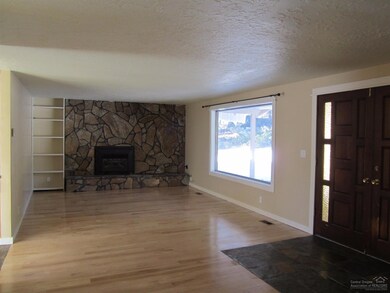 20295 Rae Rd, Bend, OR 97702 - photo 3