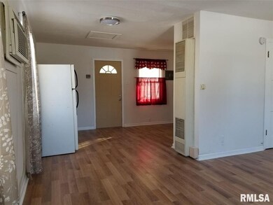 2507 W 69th St, Davenport, IA 52806 - photo 5