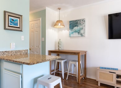 Extra seating at the kitchen bar