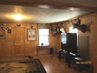 South side of Living Room<|><|>