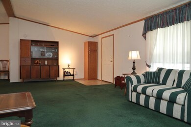 157 Greenbriar Cir, Lancaster, PA 17603 - photo 2