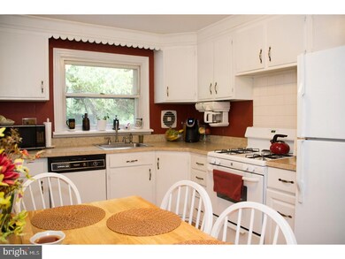 203 Canterbury Dr, Wallingford, PA 19086 - photo 7